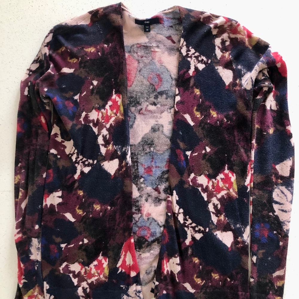 Gap open sweater size extra small
